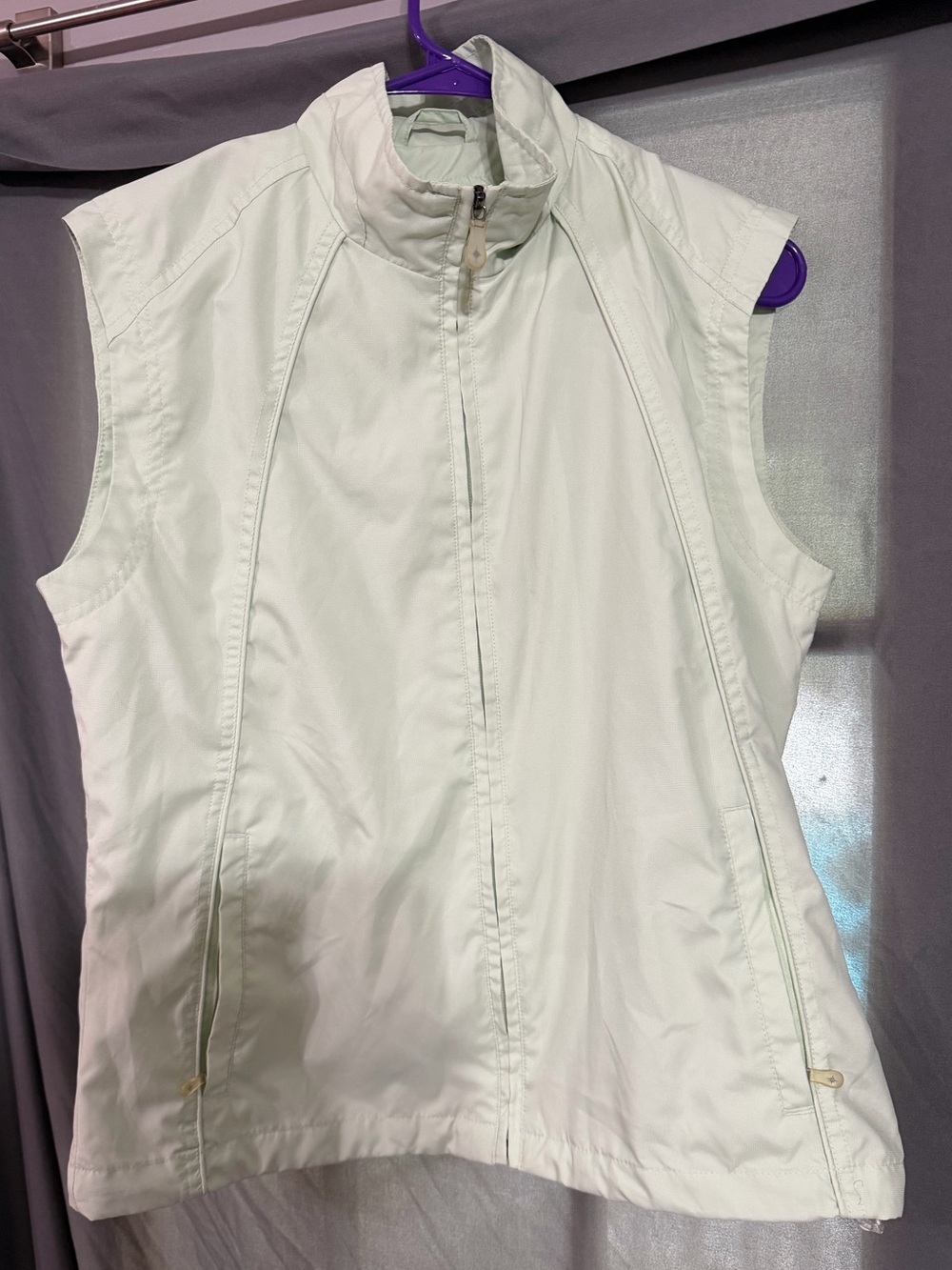 Women’s Pale Green Sleeveless Zip Front Jacket